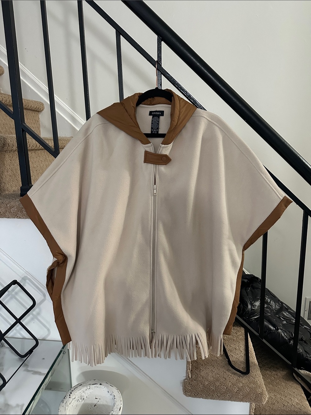 Hooded cape/ Pancho